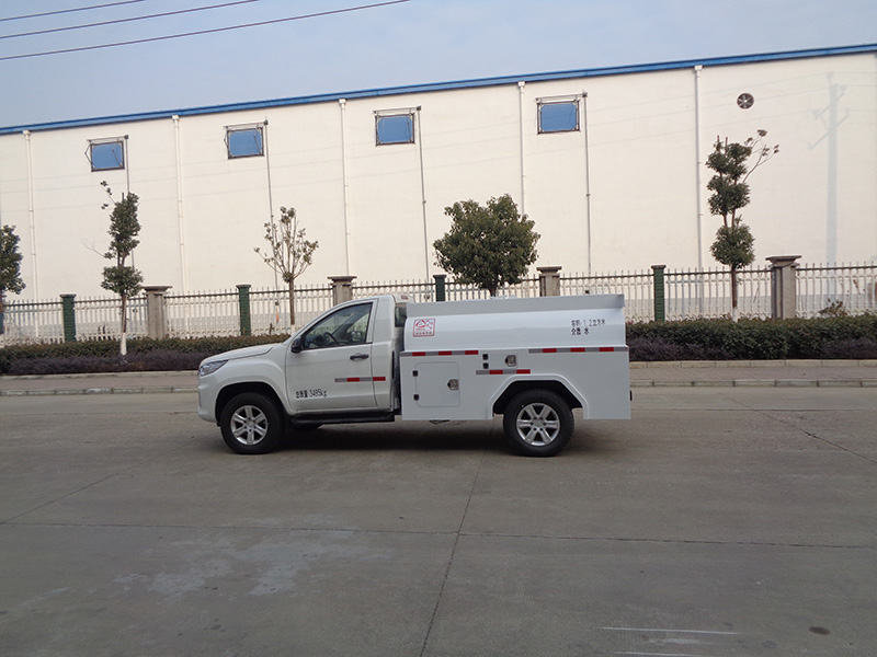 XZL5037GSS6型灑水車(chē)