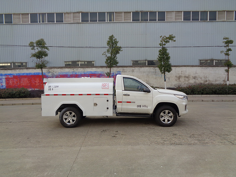 XZL5037GSS6型灑水車(chē)