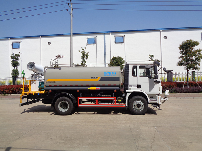 XZL5182GPS6型綠化噴灑車(chē)