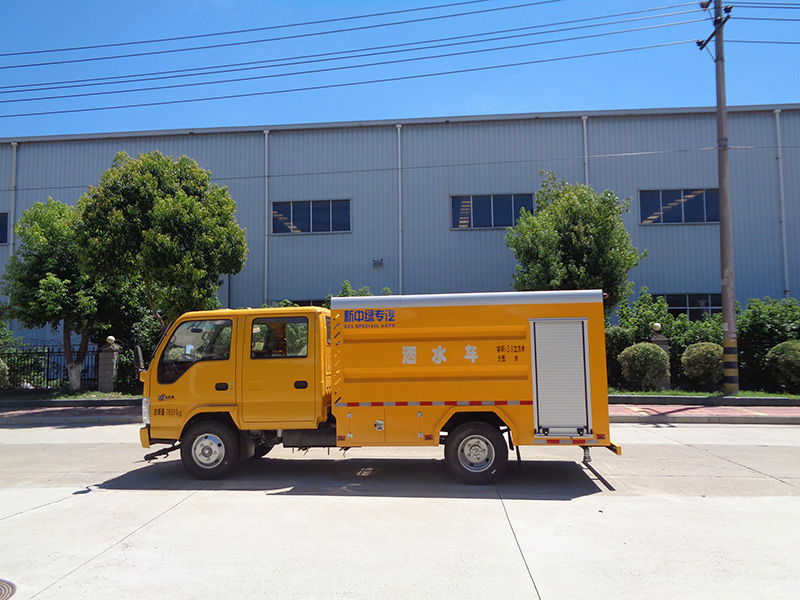 XZL5072GSS6型灑水車