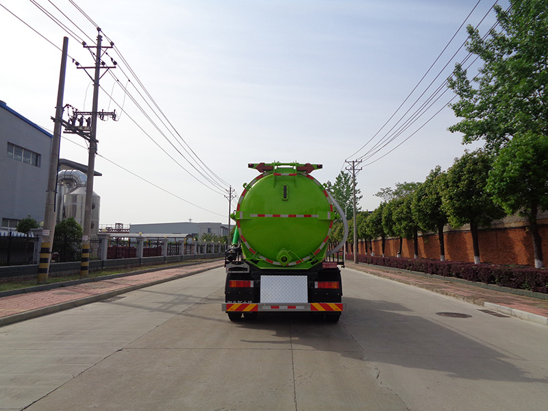 XZL5183GXWBEV型純電動(dòng)吸污車